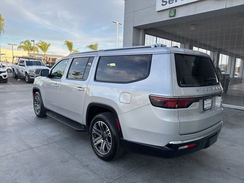 Used 2024 Jeep Wagoneer L Series II w/ Flexible Seating Group AWD/4WD image 6