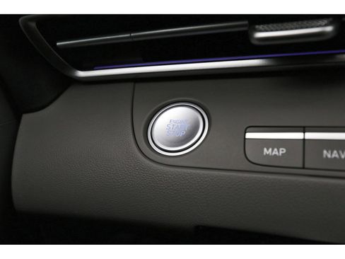 Certified 2025 Hyundai Elantra SEL image 26