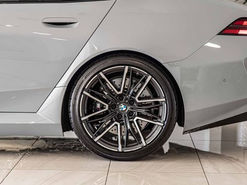 Used 2025 BMW M5 w/ Carbon Package image 7