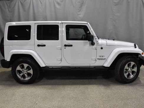 Used 2017 Jeep Wrangler Unlimited Sahara w/ Max Tow Package image 2