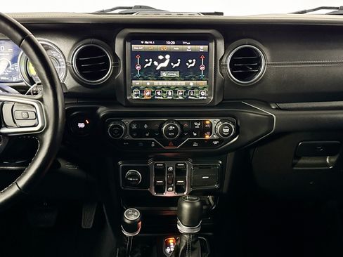 Used 2023 Jeep Wrangler Unlimited Sahara w/ Cold Weather Group AWD/4WD image 23