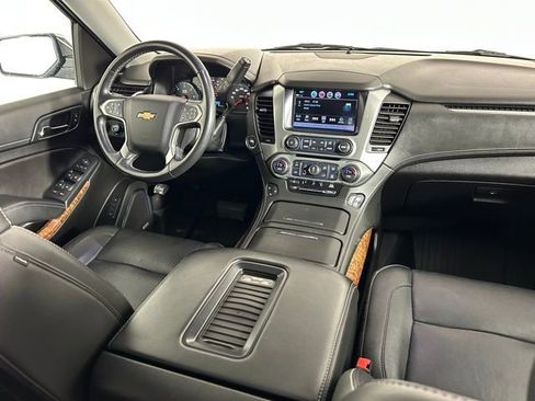Used 2019 Chevrolet Suburban Premier AWD/4WD image 14