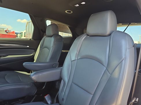 Used 2024 Buick Enclave Essence FWD image 13