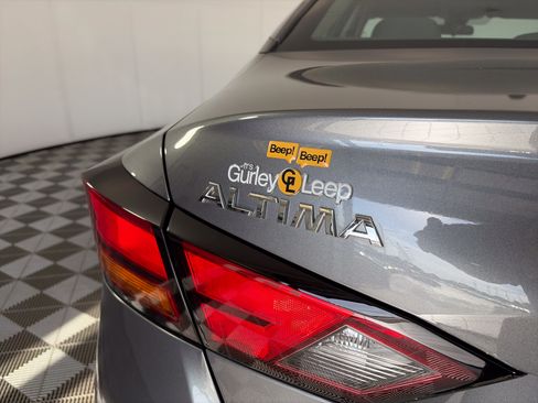 Certified 2021 Nissan Altima 2.5 SV w/ SV Premium Package AWD/4WD image 15