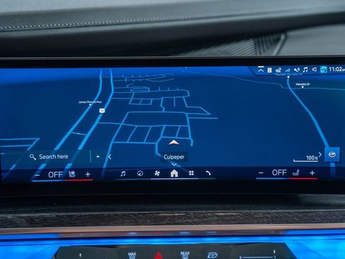 Used 2025 BMW 750e xDrive AWD/4WD image 22