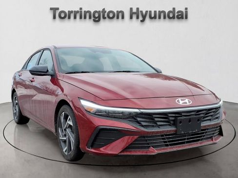 Used 2025 Hyundai Elantra Sport image 1