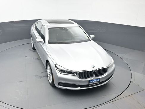 Used 2016 BMW 750i xDrive image 42