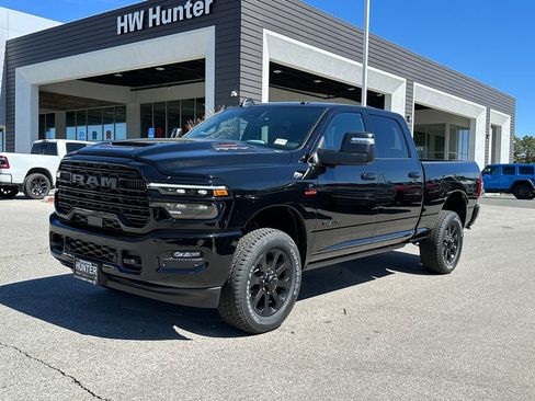 New 2026 RAM 2500 Laramie AWD/4WD image 2
