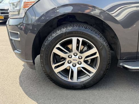 Used 2022 Ford Expedition Limited AWD/4WD image 14