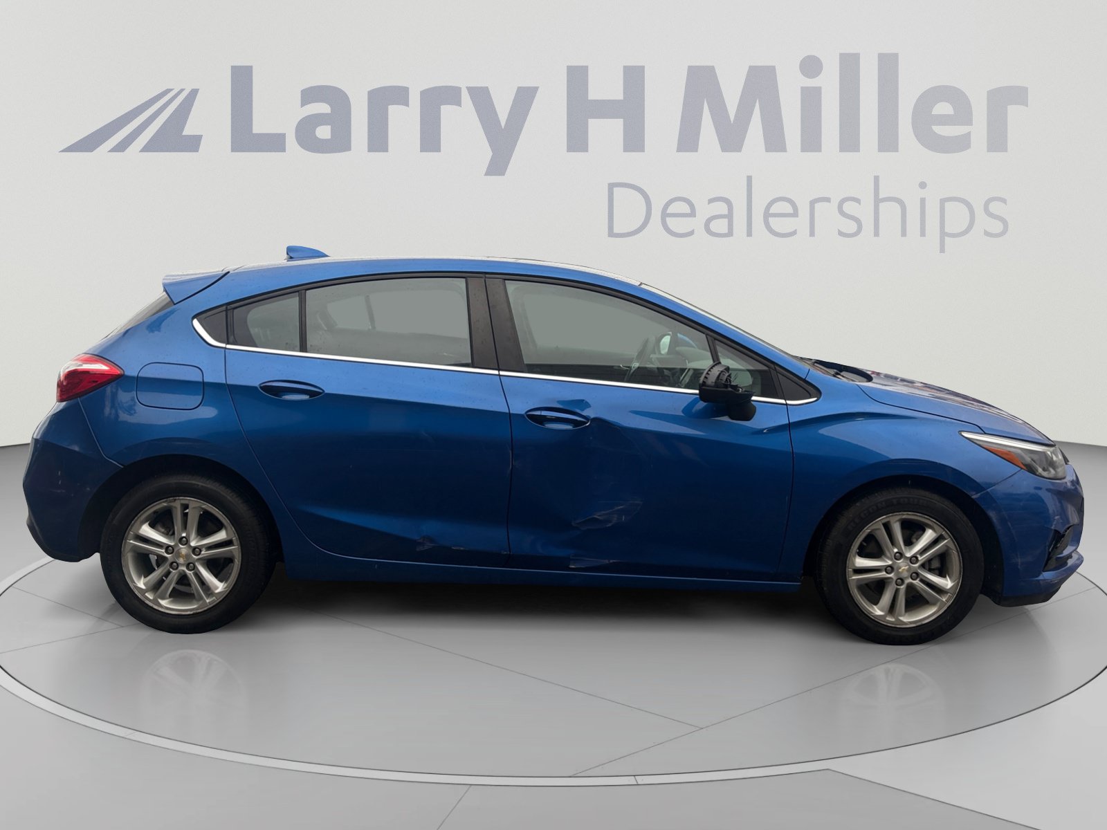 Used 2017 Chevrolet Cruze LT FWD image 6