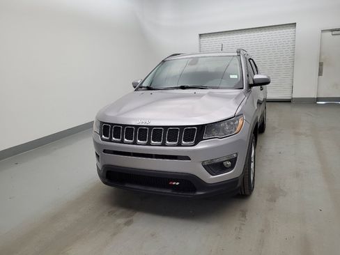 Used 2020 Jeep Compass Latitude FWD image 15