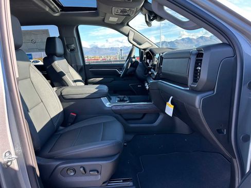 New 2026 GMC Sierra 2500 SLT w/ SLT Convenience Package image 10