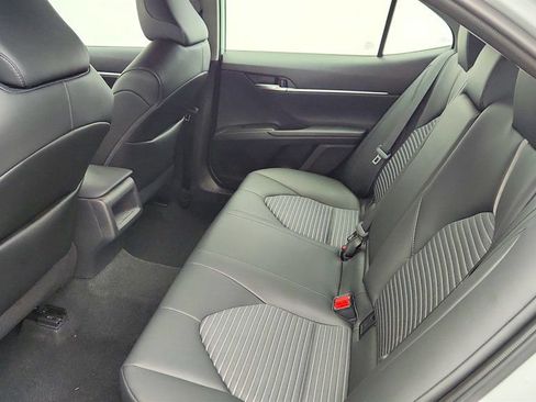 Used 2023 Toyota Camry SE image 19