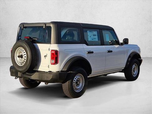 New 2025 Ford Bronco 4-Door image 2