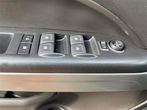 Certified 2022 Chevrolet Colorado LT w/ LT Convenience Package image 18