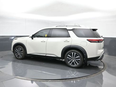Used 2022 Nissan Pathfinder Platinum w/ Cargo Package image 3