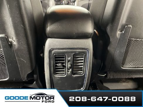 Used 2021 Jeep Grand Cherokee Laredo AWD/4WD image 19