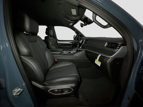 New 2026 Jeep Grand Wagoneer 4WD image 32