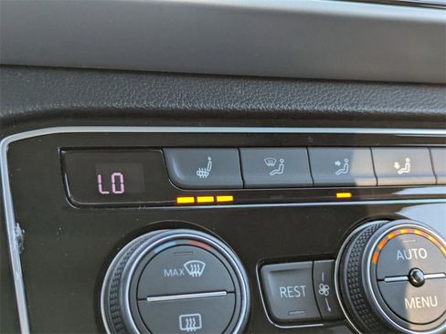 Used 2021 Volkswagen Atlas SEL R-Line image 21