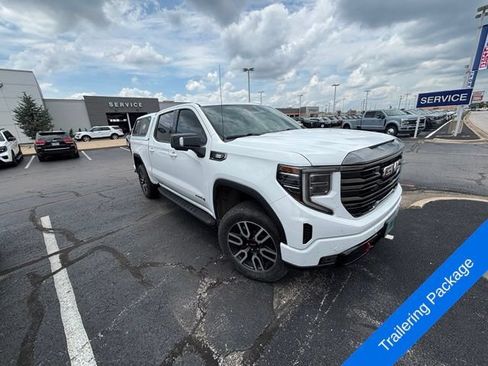 Used 2023 GMC Sierra 1500 AT4 w/ AT4 Premium Package AWD/4WD image 9