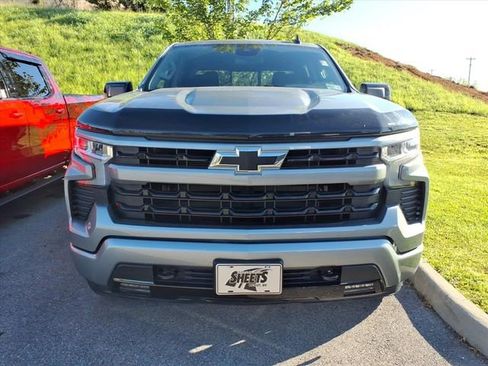 Used 2025 Chevrolet Silverado 1500 RST AWD/4WD image 9