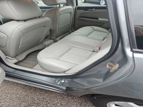 Used 2009 Chevrolet Impala LT w/ Luxury Edition Package image 12