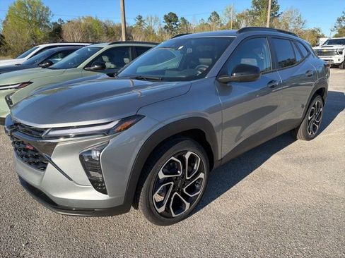 New 2026 Chevrolet Trax RS w/ Sunroof Package image 3