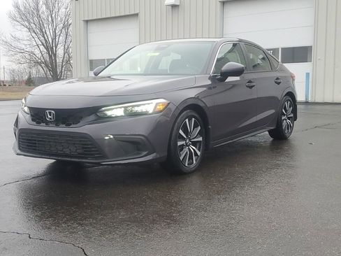 Used 2024 Honda Civic EX-L image 3