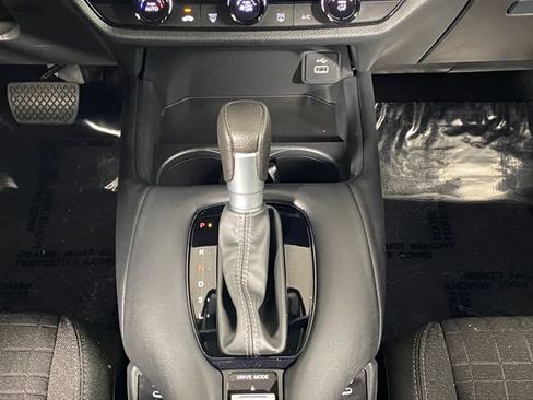 Used 2025 Honda HR-V LX image 16