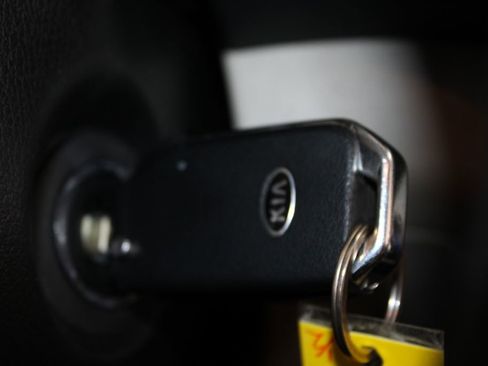 Used 2020 Kia Soul LX image 36