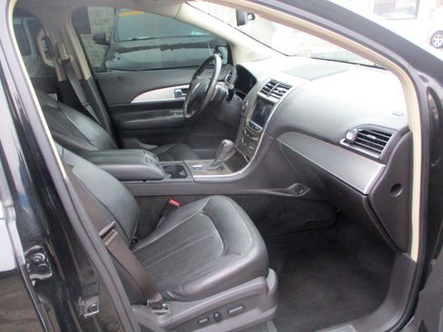 Used 2012 Lincoln MKX FWD image 8