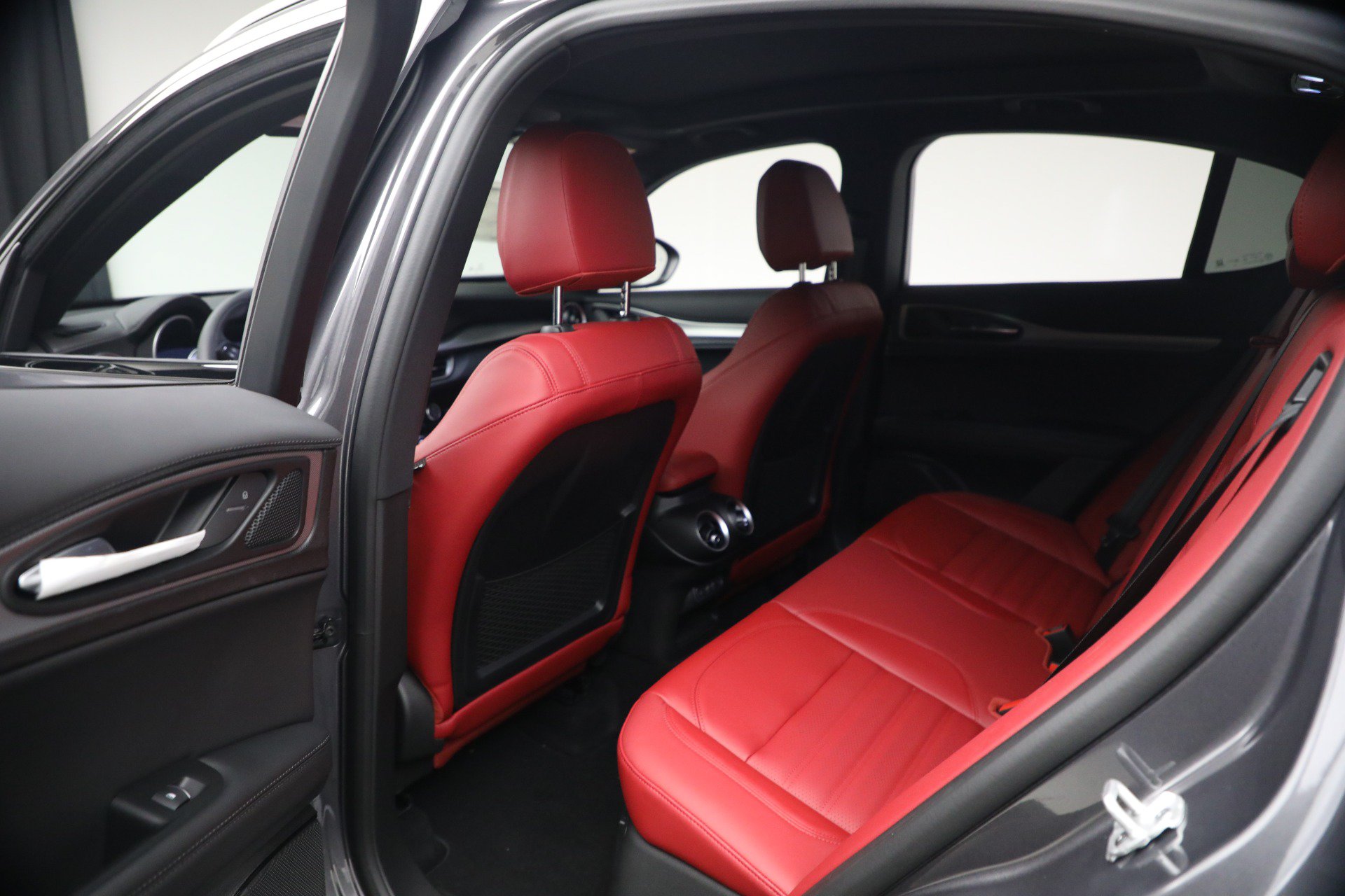 New 2026 Alfa Romeo Stelvio Sprint AWD/4WD image 16