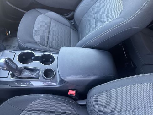 Used 2018 Ford Explorer XLT w/ Equipment Group 201A FWD image 21