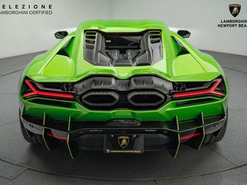 Used 2024 Lamborghini Revuelto image 17