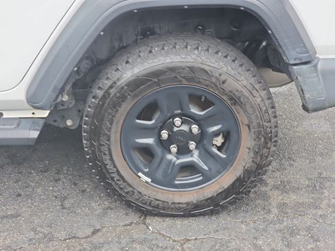 Used 2023 Jeep Wrangler Unlimited Sport AWD/4WD image 30