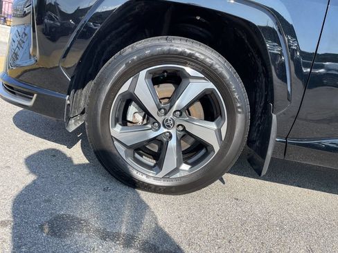 Used 2023 Toyota RAV4 SE w/ Weather & Moonroof Package AWD/4WD image 9