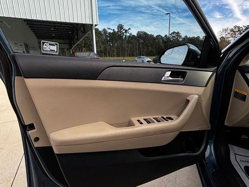 Used 2015 Hyundai Sonata SE image 9