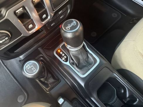 Used 2018 Jeep Wrangler Sport AWD/4WD image 22
