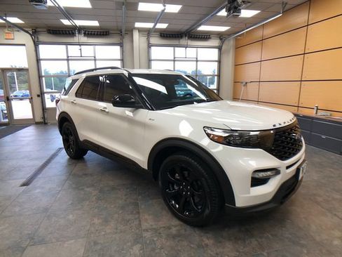 Used 2024 Ford Explorer ST-Line w/ Class IV Trailer Tow Package AWD/4WD image 1