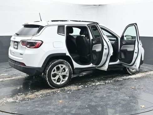 Used 2024 Jeep Compass Latitude image 55