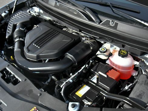 Used 2024 Chevrolet Traverse LT image 58