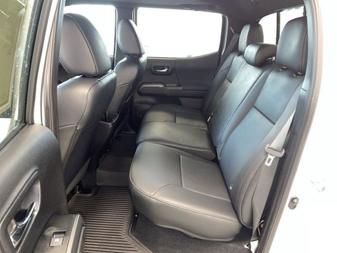 Used 2023 Toyota Tacoma TRD Sport image 12