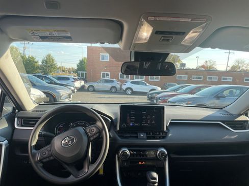 Used 2025 Toyota RAV4 LE image 33