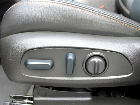 Used 2022 Chevrolet Equinox Premier image 16