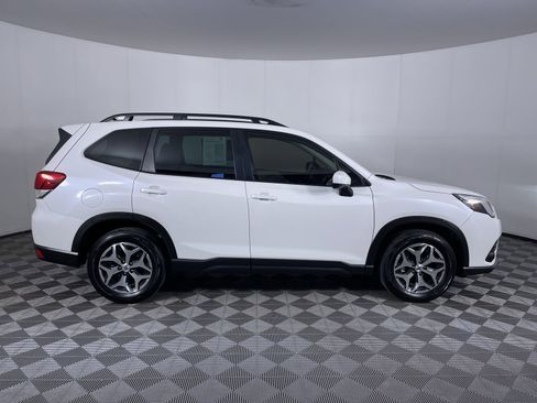 Certified 2023 Subaru Forester Premium image 10