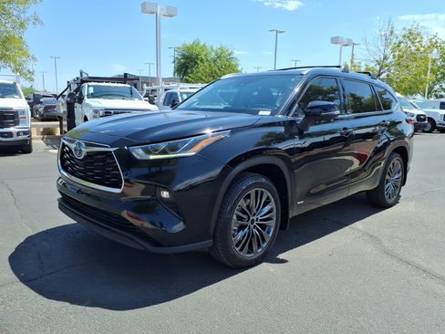 Used 2022 Toyota Highlander Limited AWD/4WD image 8