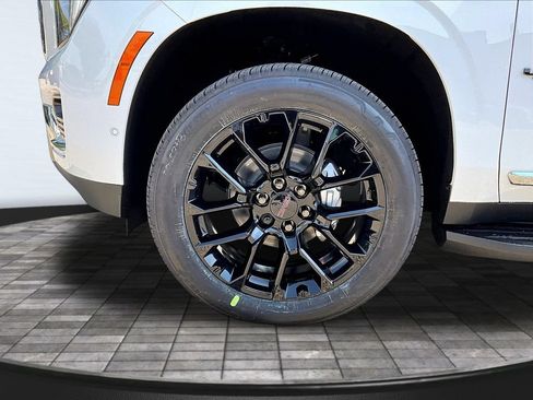 New 2026 GMC Yukon XL Elevation w/ Elevation Premium Package AWD/4WD image 13