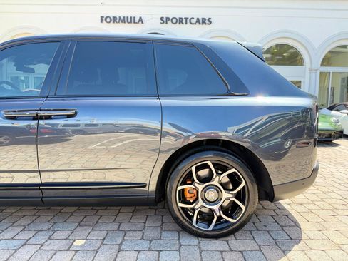 Used 2023 Rolls-Royce Cullinan Black Badge w/ Dark Exterior Package AWD/4WD image 20