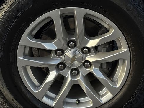 Used 2023 Chevrolet Tahoe LS image 13