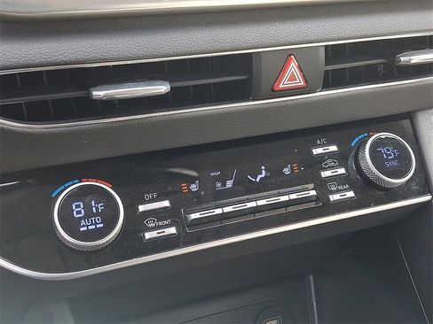 Used 2023 Hyundai Sonata SEL w/ Winter Weather Package image 16